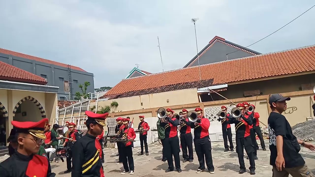 AKSI MARCHING BAND ALFUSHA DI PUCUNG TIRTO