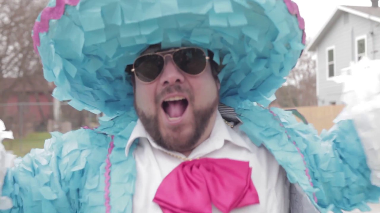Pinata Protest - Crusty Cumbia (Videoclip oficial)