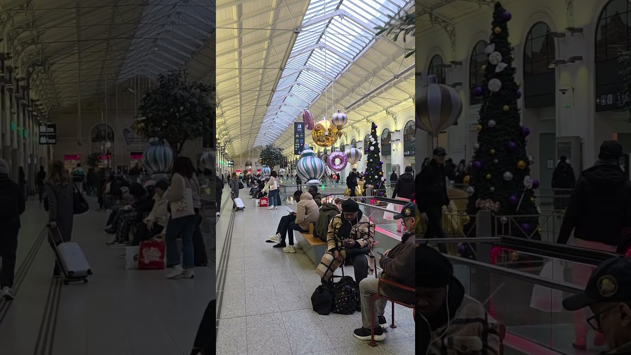 Christmas 2025 in Paris, Paris Saint Lazare metro station