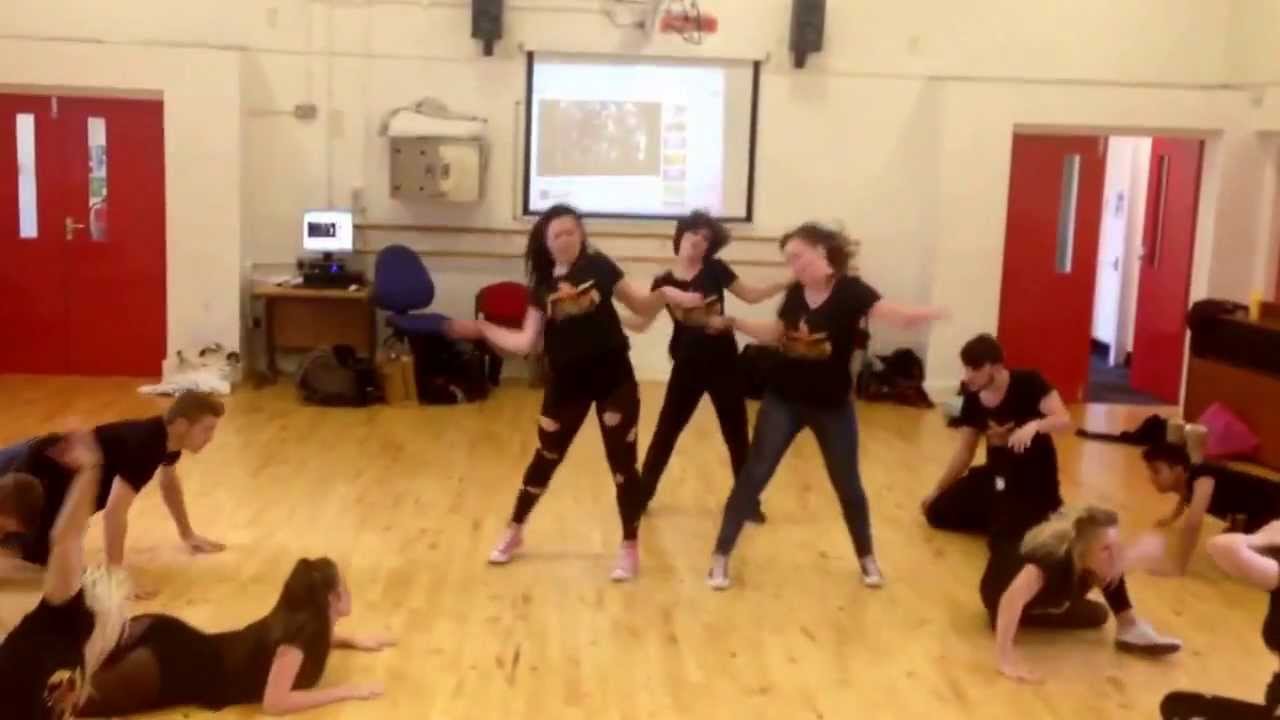 Thriller/Heads Will Roll Mash Up - Glee Cast, Horizon Dance Society