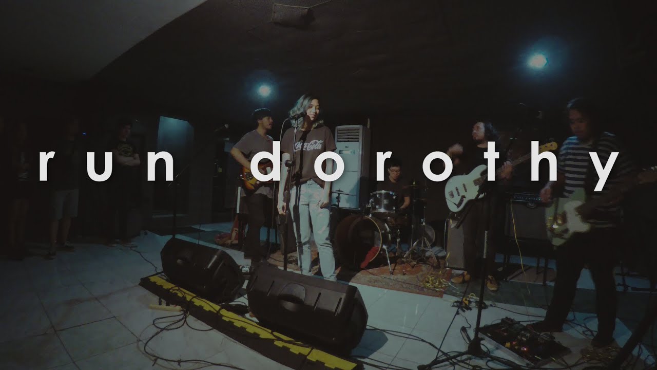 Run Dorothy // Emo Night II // Mow's