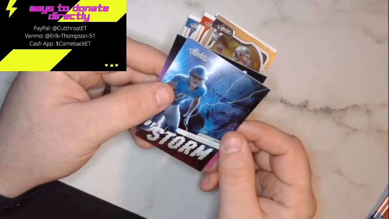 Opening 10 packs of Absolute football 2022!