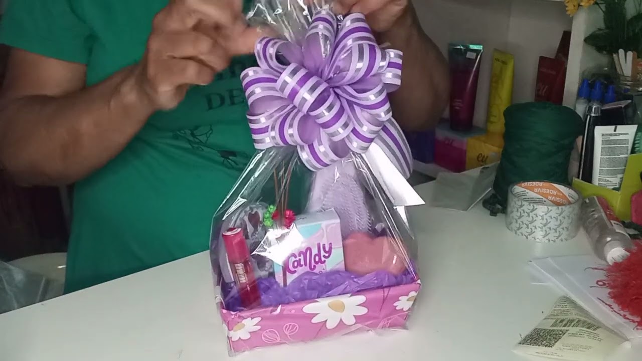 MONTAGEM DE KITS, PARA MENINA. COM MAQUIAGEM.