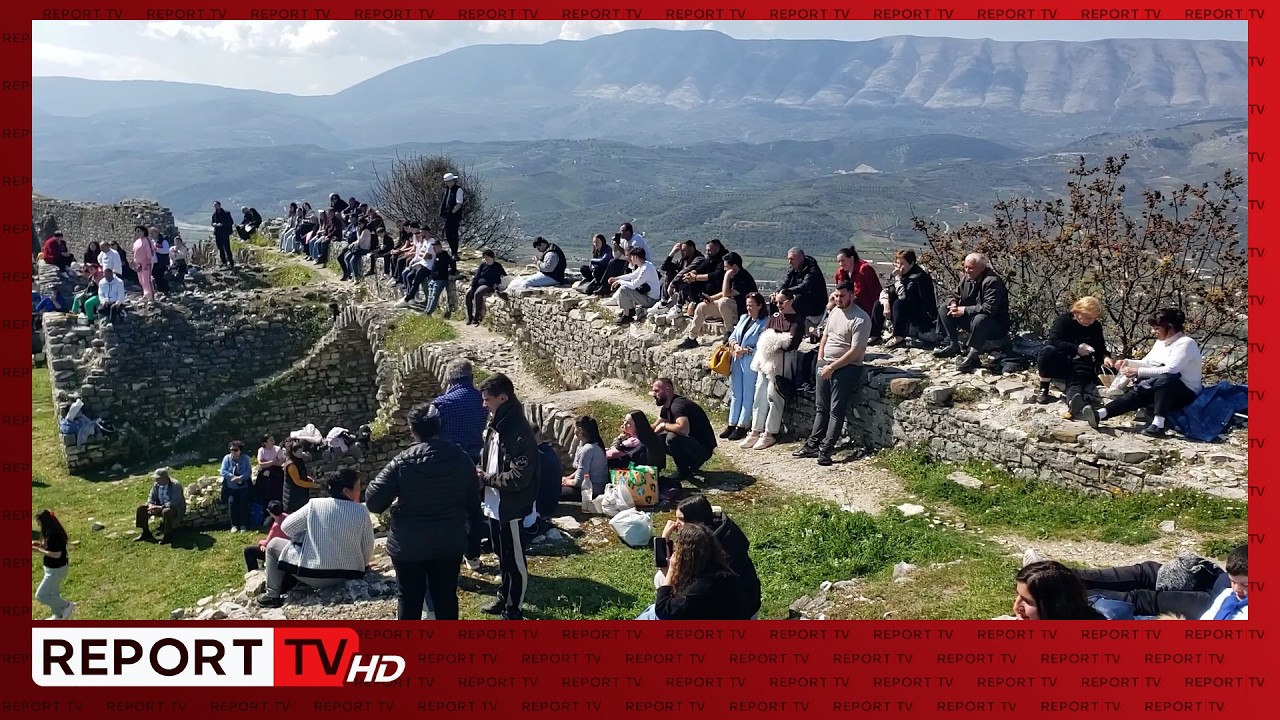 'Këngë e valle e gatime tradicionale', si po festohet Dita e Verës në Berat