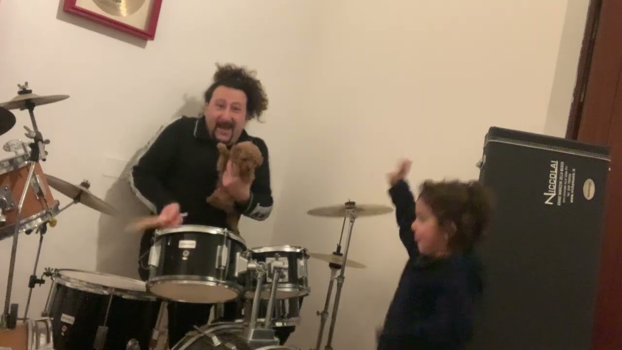 Dog on the Drum-Leandro Bartorelli-Liam Bartorelli-Maestro-Showman 