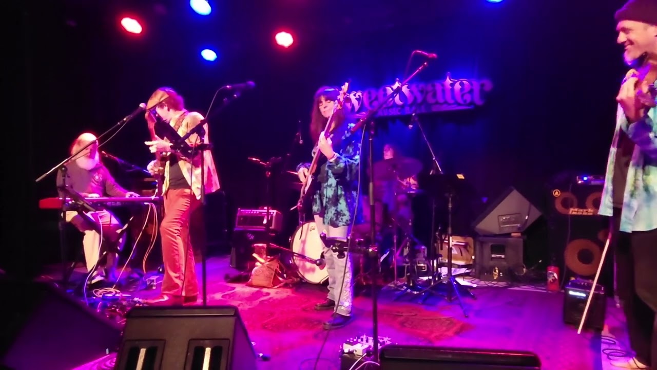 Jenerator -  Mississippi Phone Booth (John Hiatt)