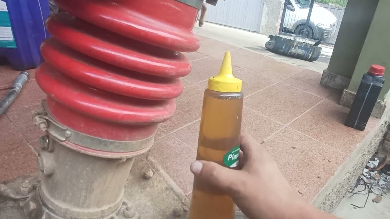 Compactador de solo Menegotti, primeira troca de óleo após o conserto do motor