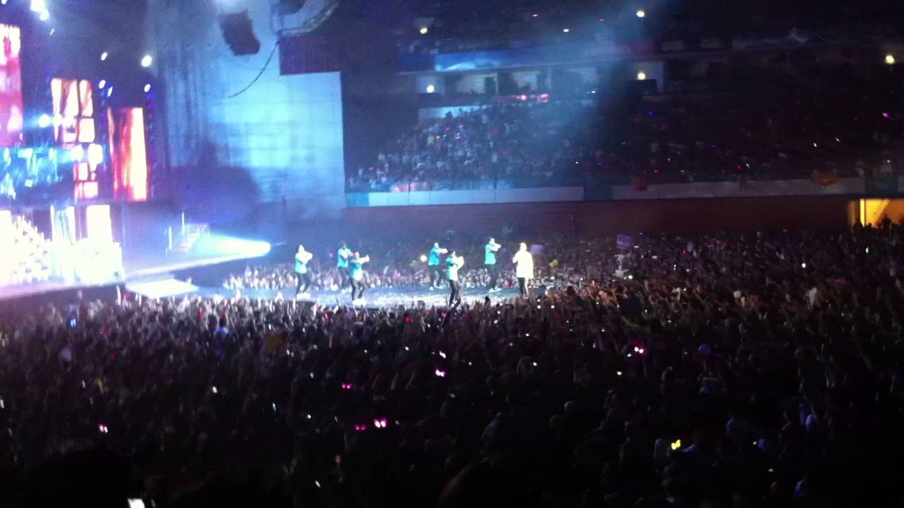 Justin Bieber - One Less Lonely Girl (Live in Portugal) HD