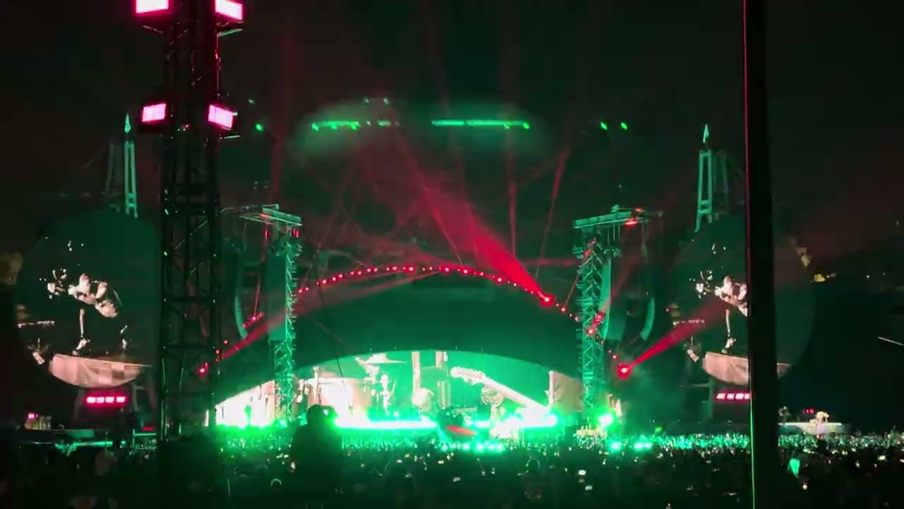 Coldplay – Hymn For  Weekend (Live at Rose Bowl 2023)