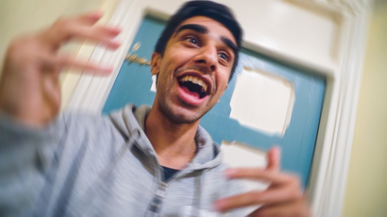 SCARING THE SIDEMEN!!!...okay maybe just JJ and Vikk...