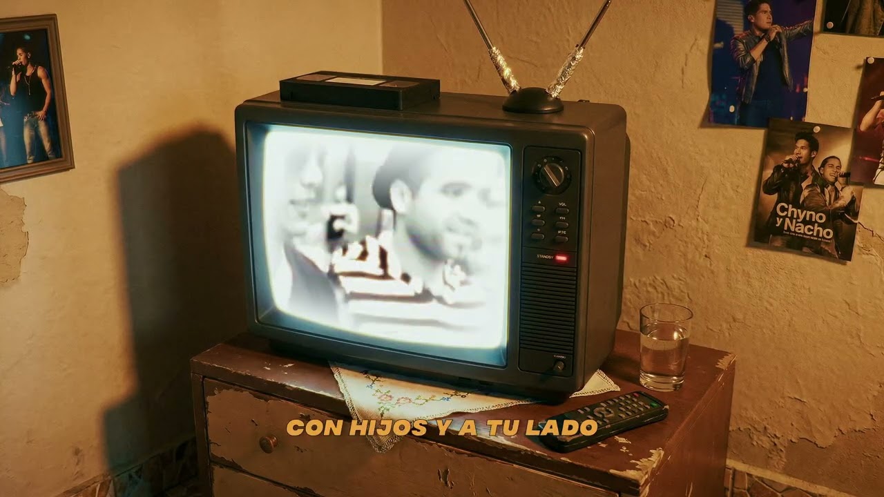 Chino y Nacho - Micro TDH - TE EXTRA&Ntilde;O (VISUALIZER)