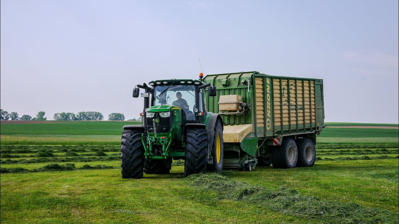 1. SCHNITT 2018 | Ladewagen fahren mit John Deere 6190R + Krone ZX 400 GL | Wagner Kollerhof