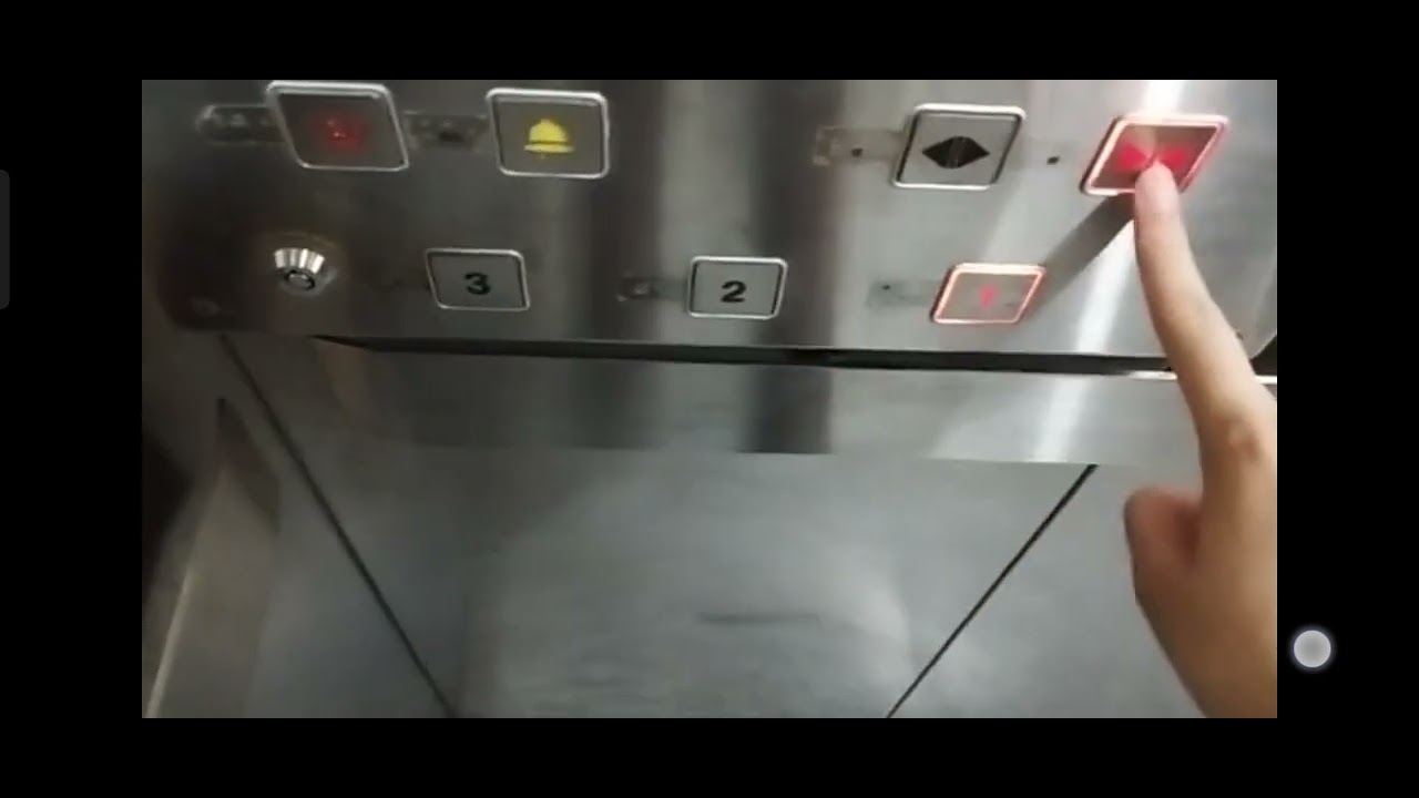 新北市中和區活動中心 電梯