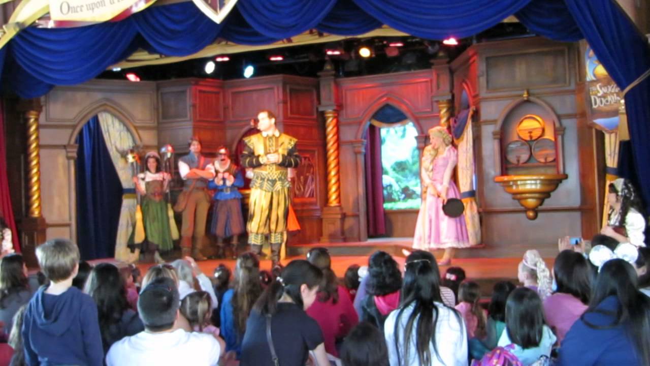 Tangled theatre