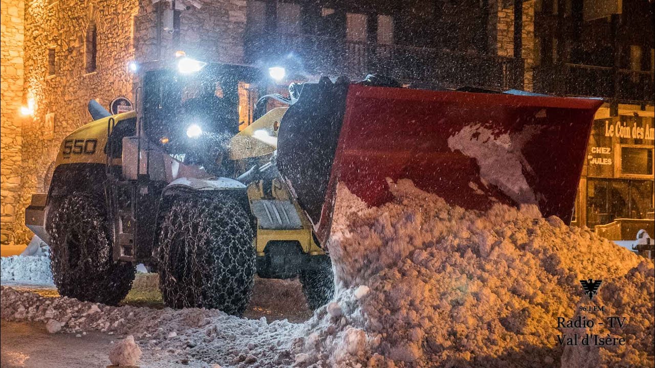 Le d&eacute;neigement &agrave; Val d'Is&egrave;re, un ballet bien orchestr&eacute;