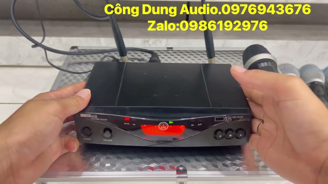 Micro không dây AKG SR470 tay HT470 đầu D5 xịn . Siêu hay , ấm , chất âm đầu bảng AKG.Ae săn AKG lh!