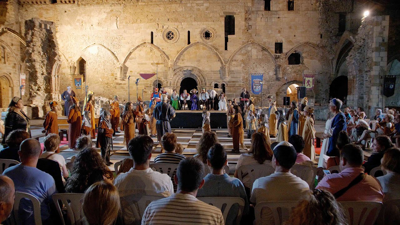 El Medieval de Carracedo arranca con la obra de teatro y el Ajedrez Viviente