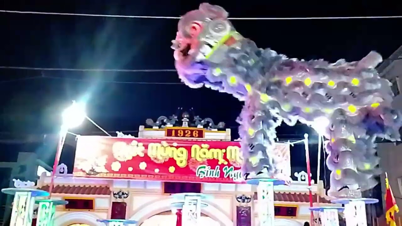 Đoàn Lân sư rồng đình thần châu phú nhảy mai hoa thung 2026