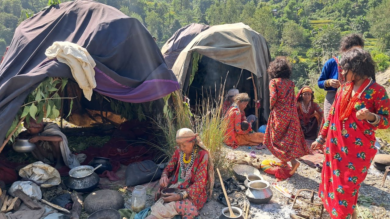 Traditional himalayan village lifestyle | Simple living and organic cooking 
