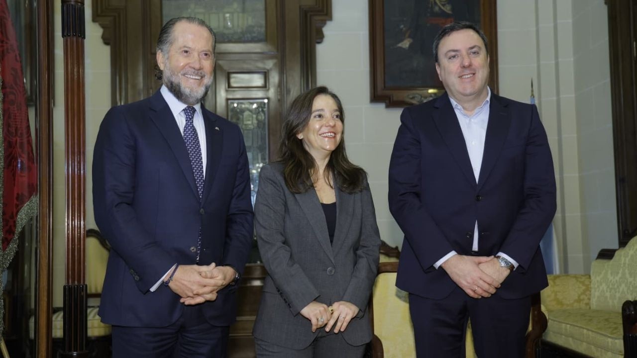 Inés Rey y Juan Carlos Escotet comparecen para explicar la reforma del estadio de Riazor