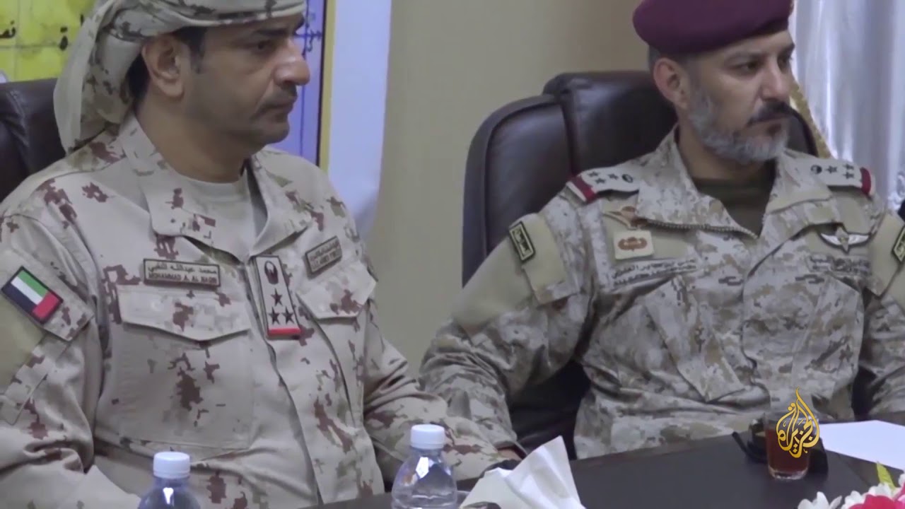اتهام محافظ سقطرى بالخضوع للإمارات وهادي يطالبه بالتزام صلاحياته