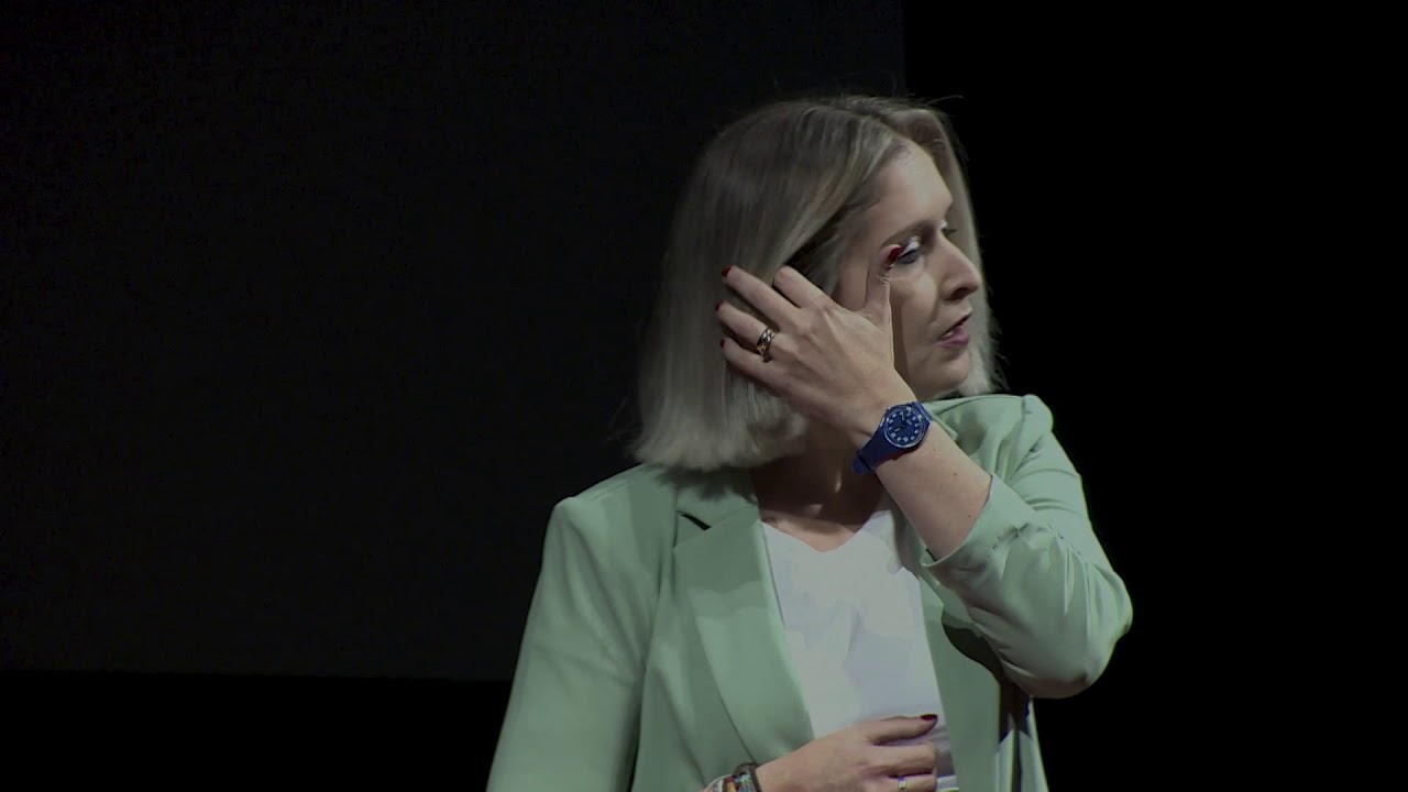 How can we build peace in everyday life? | Maria Eugenia Zelaya | TEDxUF
