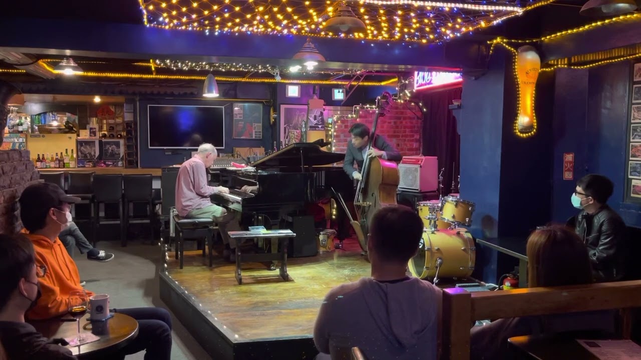 Andy Jaffe (piano) , WeiSheng Lin (bass) duo 1st set