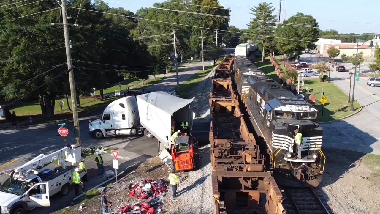 265 Cuts a Trailer in Half and Cleanup in Buford