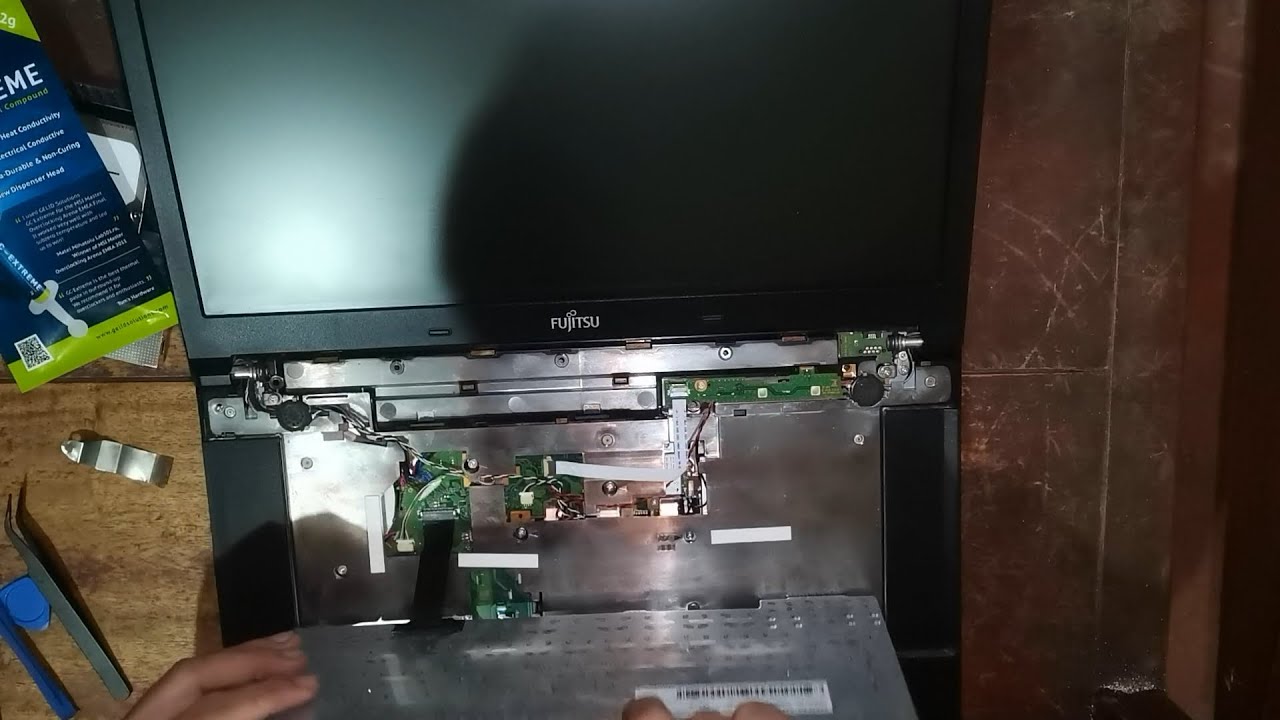 Fujitsu Lifebook A576 / A746 Teardown/ Repasting Cleaning Heatsink and Adding Second Storage