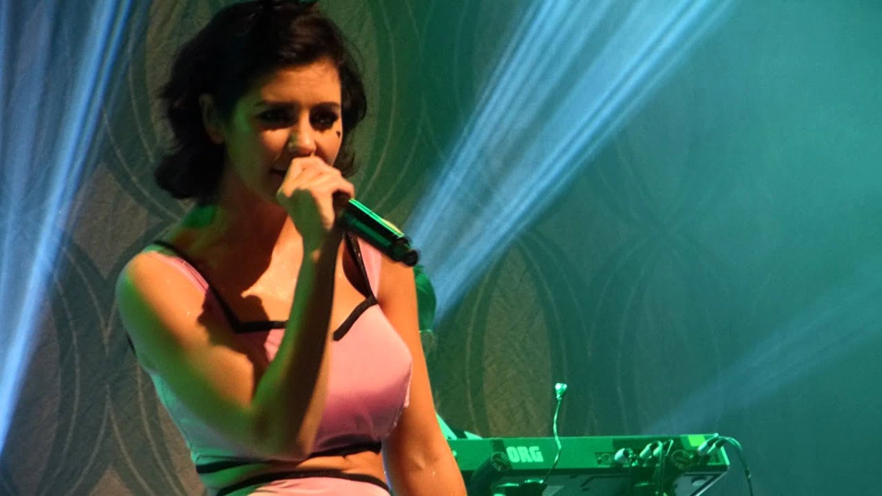Marina and the Diamonds - Mowgli's Road live Manchester academy 06-10-12