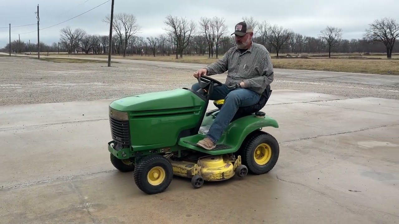 John Deere LX279 riding mower