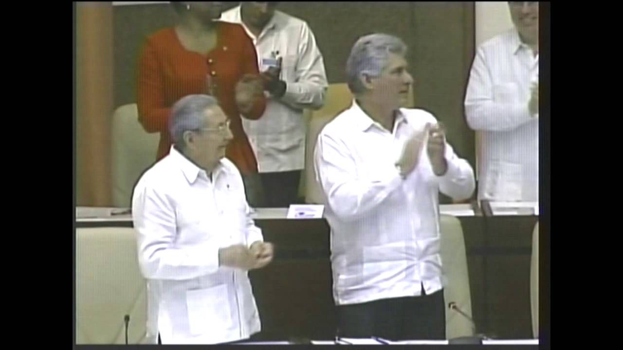 Conversa Raúl Castro con Elían González en el Parlamento Cubano