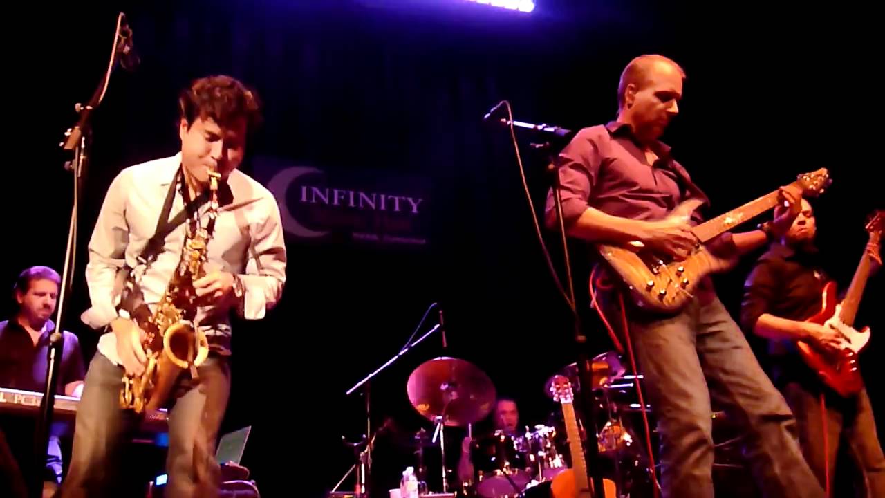 The Rippingtons.......playing 