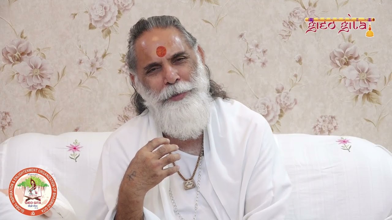 कमल के पत्ते की तरह निर्लिप्त कैसे रहें?|Ashtadash Shloki Gita - Ch. 5, Sh-10 | Iस्वामी ज्ञानानंद जी
