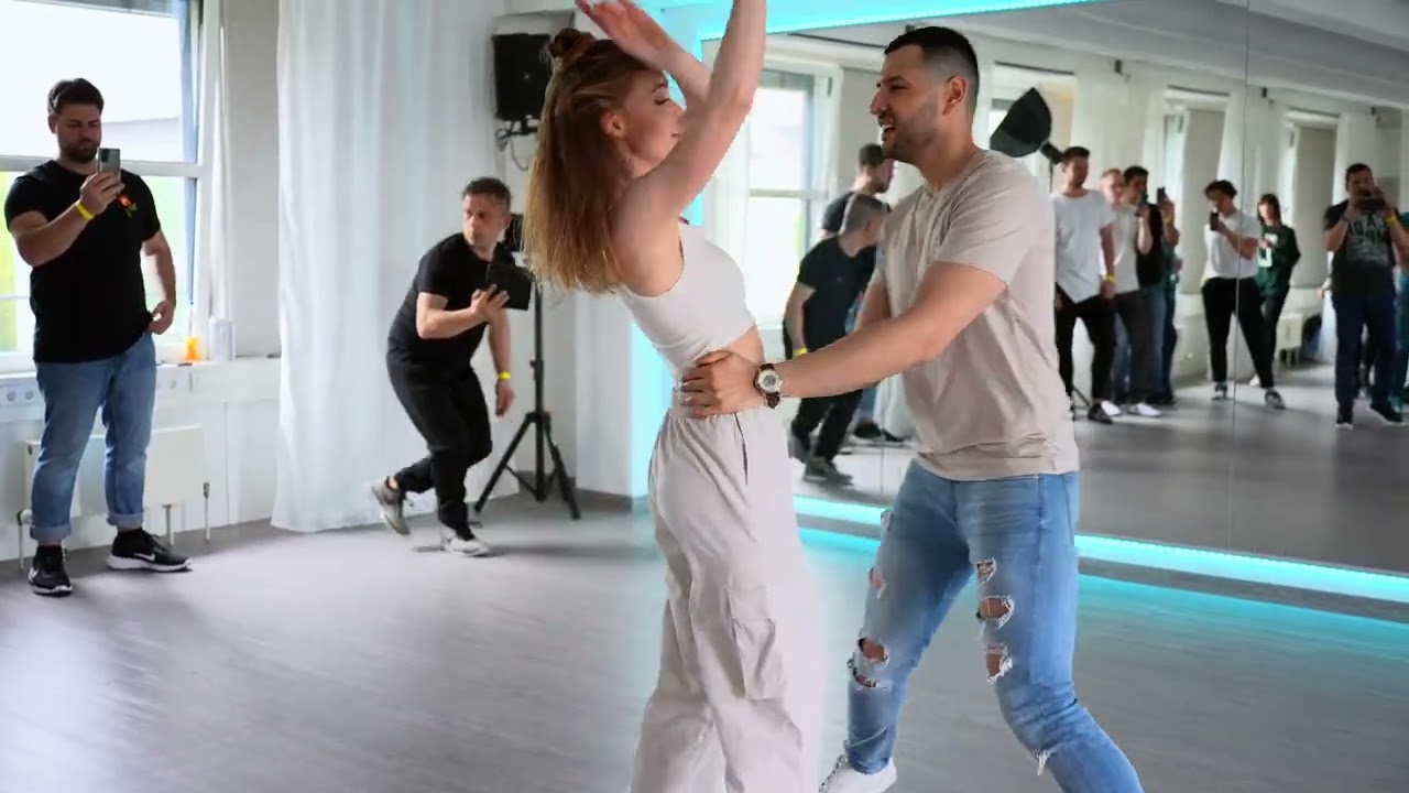 Clavaito - Abraham Mateo, Chanel | Bachata Dance