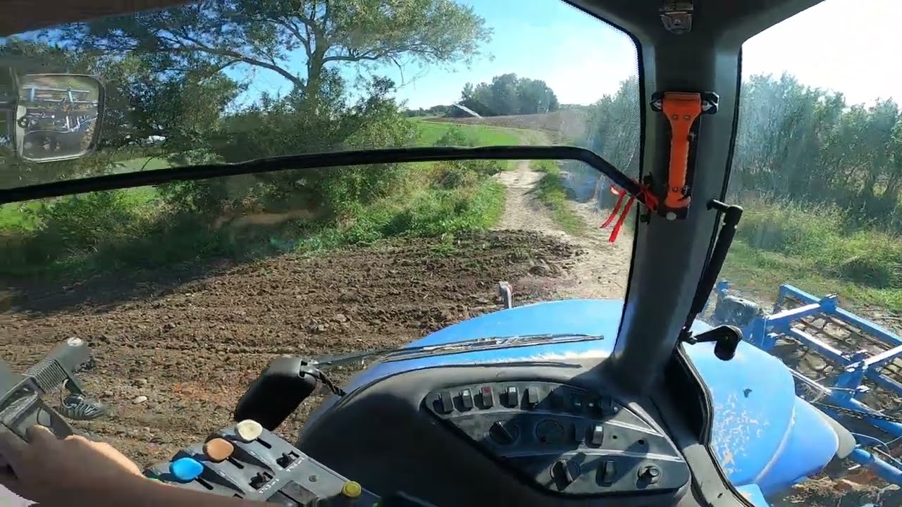 Vlog 8 // Uprawa pod siew pszenicy // New Holland t8040