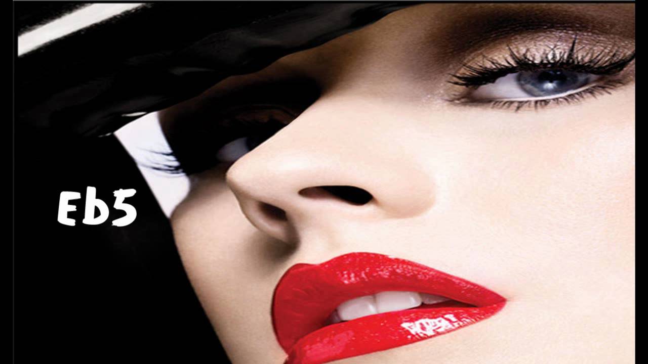 Christina Aguilera Vocal Range Bb2-C#7