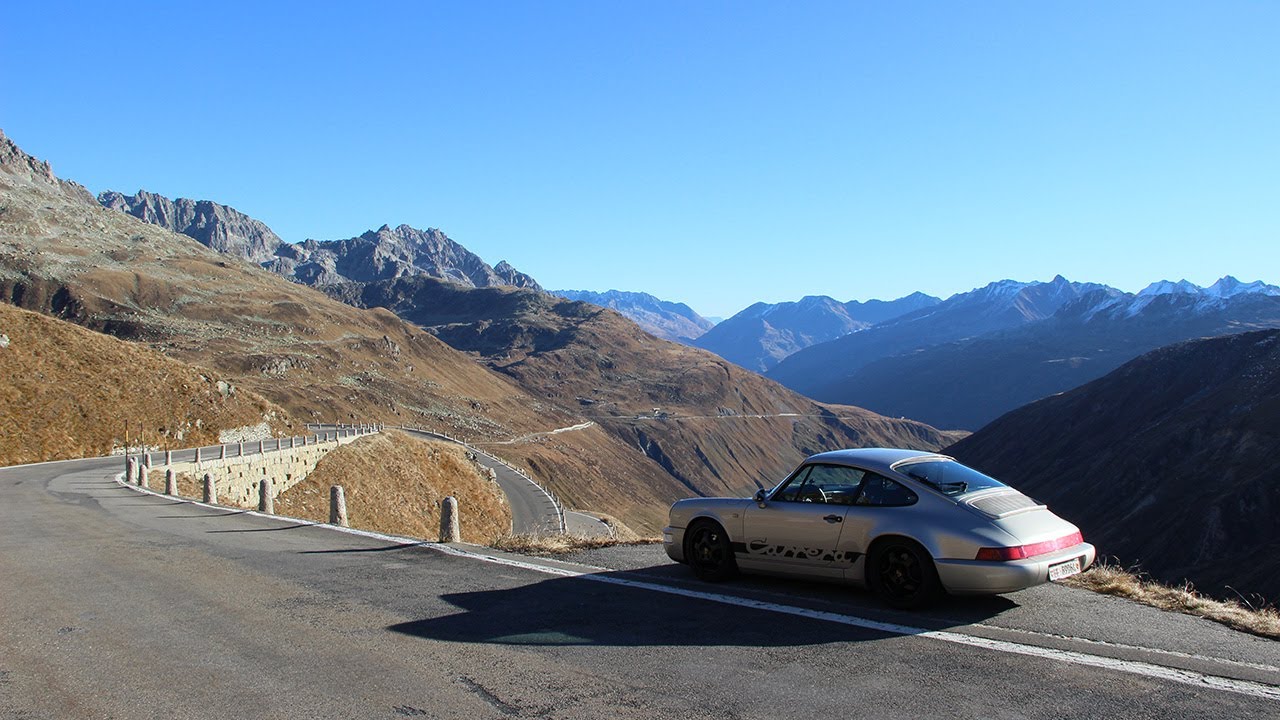 Porsche 964 - POV at Furkapass - beautiful fall and no guardrails...