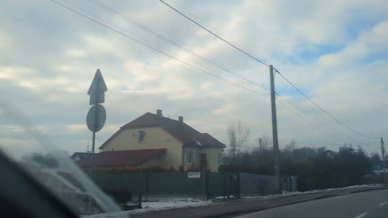 Brak znaku informującego o progu zwalniającym na ul. Winnickiej w stronę Tynieckiej
