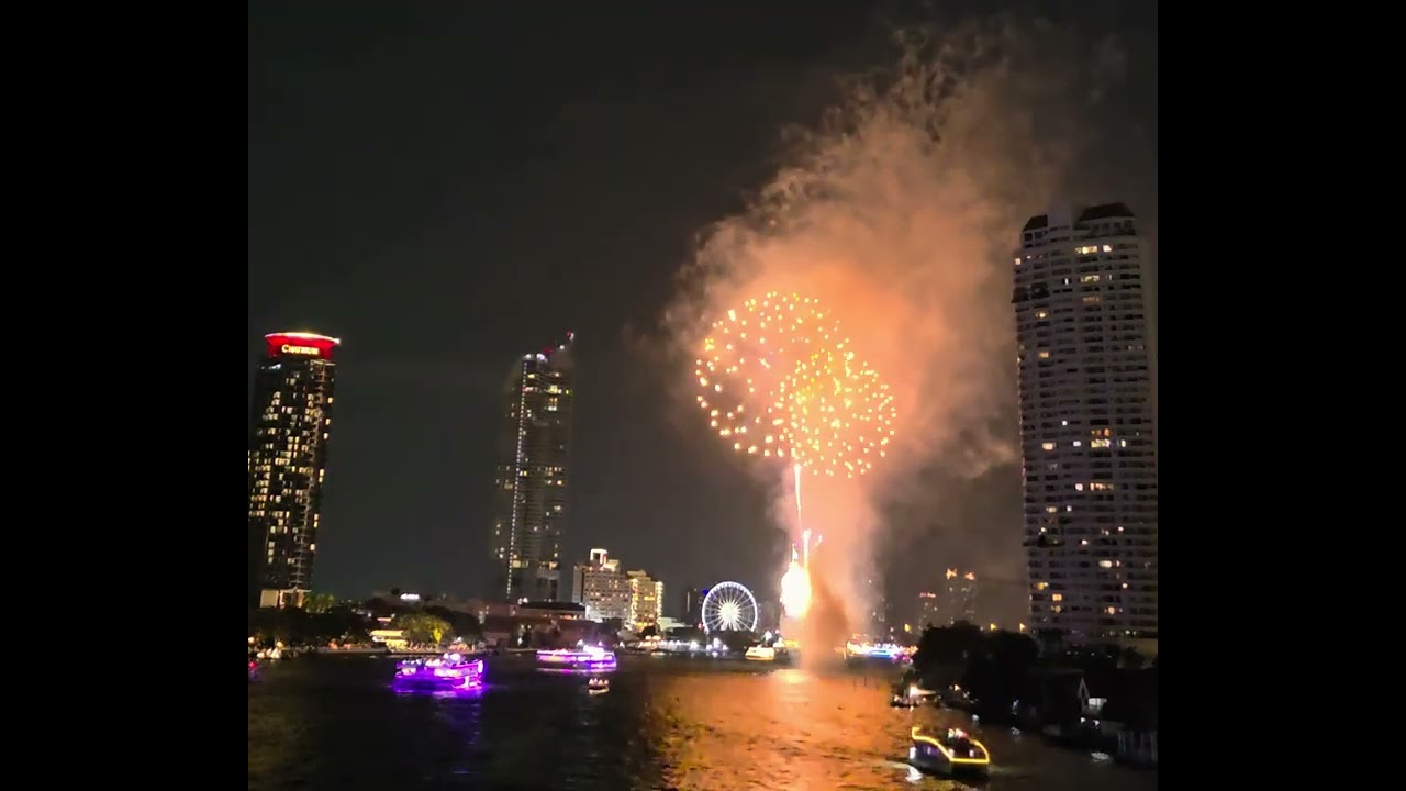 1250 นัด พลุเยอะ ควันเยอะ มาถ่ายผิดมุมเอง ลมเปลี่ยนทาง จมควันเลย 🥲 #fireworks #automobile #คูลถ่าย 