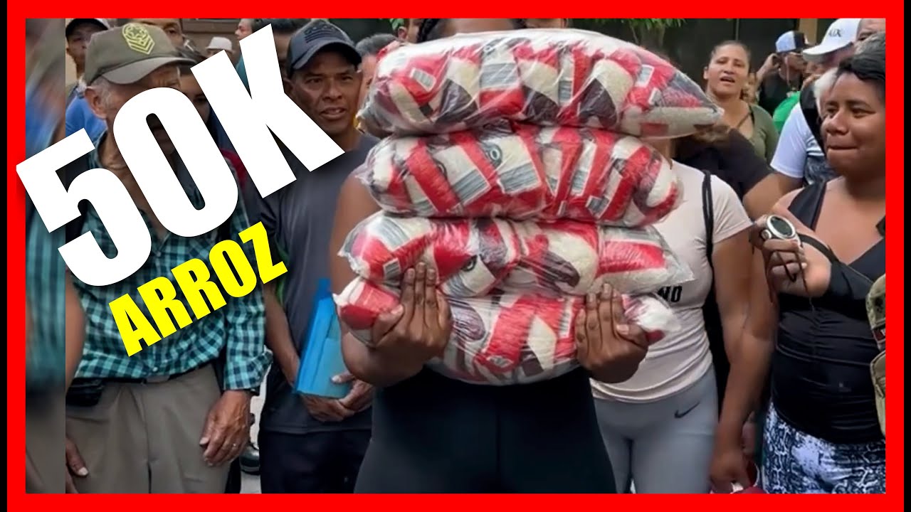 SUPER  mujer💥  impone RÉCORD  cargando 50 kilogramos de arroz 😲