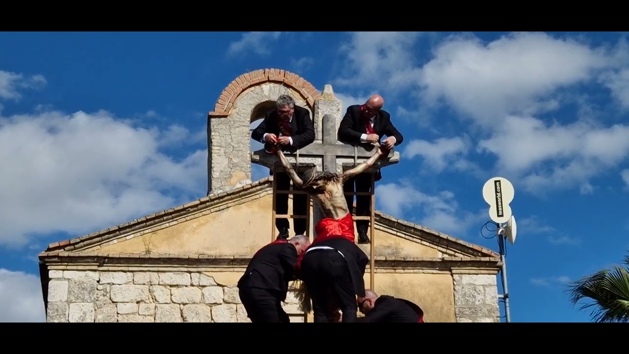 Crocifissione Gesù Monte Calvario a Riesi 2025