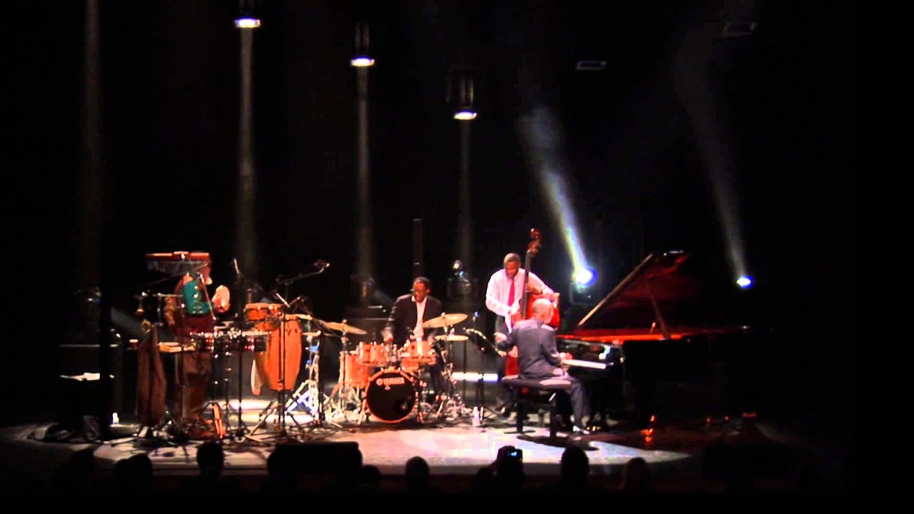 AHMAD JAMAL Live in Paris - BLUE MOON