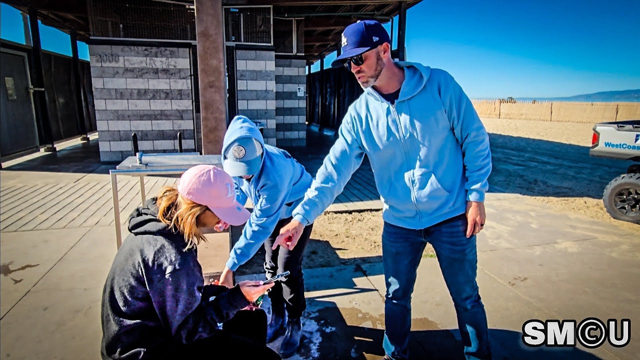 𝗢𝗨𝗧𝗥𝗘𝗔𝗖𝗛 𝗢𝗡 𝗧𝗛𝗘 𝗦𝗛𝗢𝗥𝗘:West Coast Care Assists Unhoused Young Woman, Connects Her to Youth Shelter