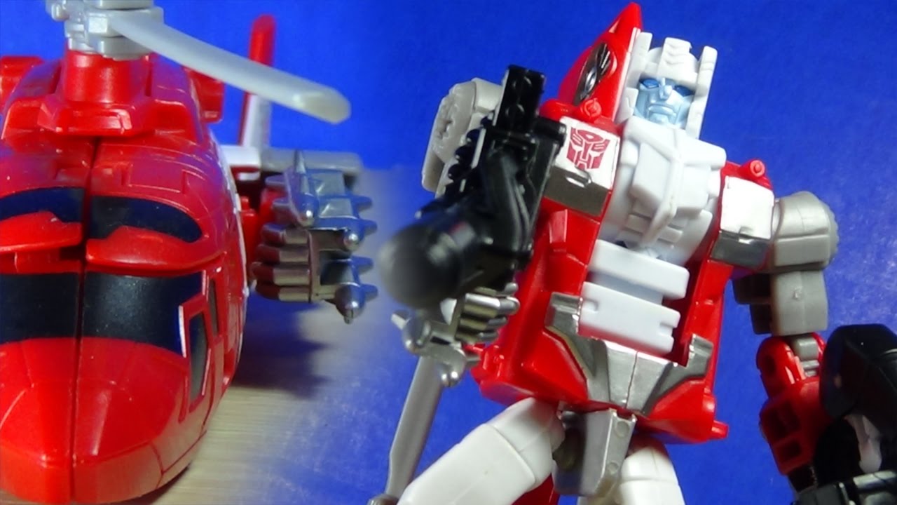 REVIEW: Transformers Generations Combiner Wars Deluxe Class BLADES