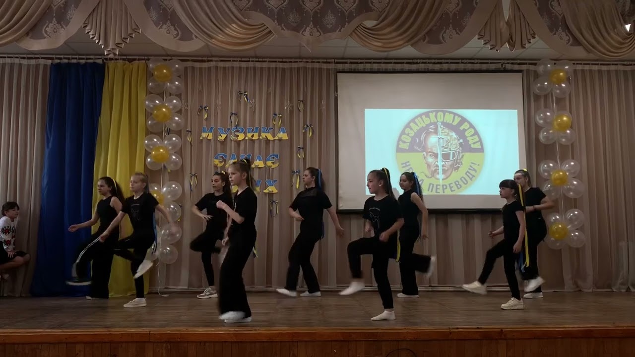 Музична абетка, танець «Козацькому роду нема переводу» , керівник Мигович Аліна , Мукачево