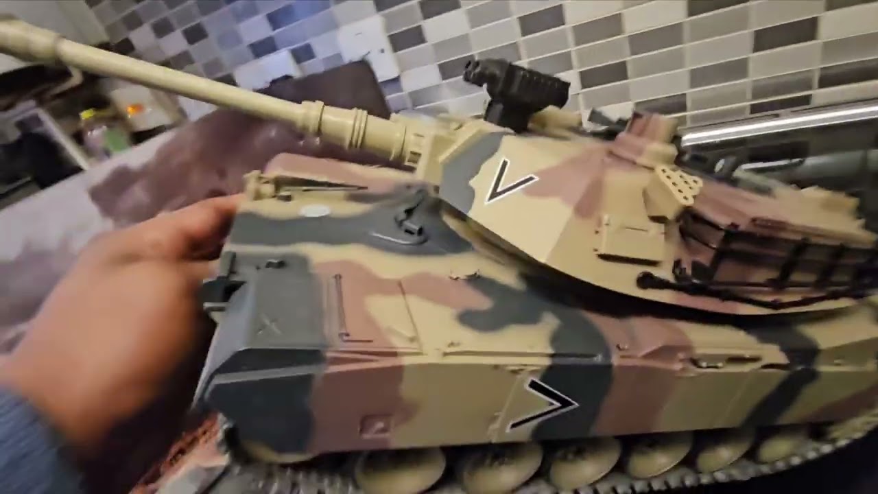 Just pick up, M1A2 tank 6 channel rc 