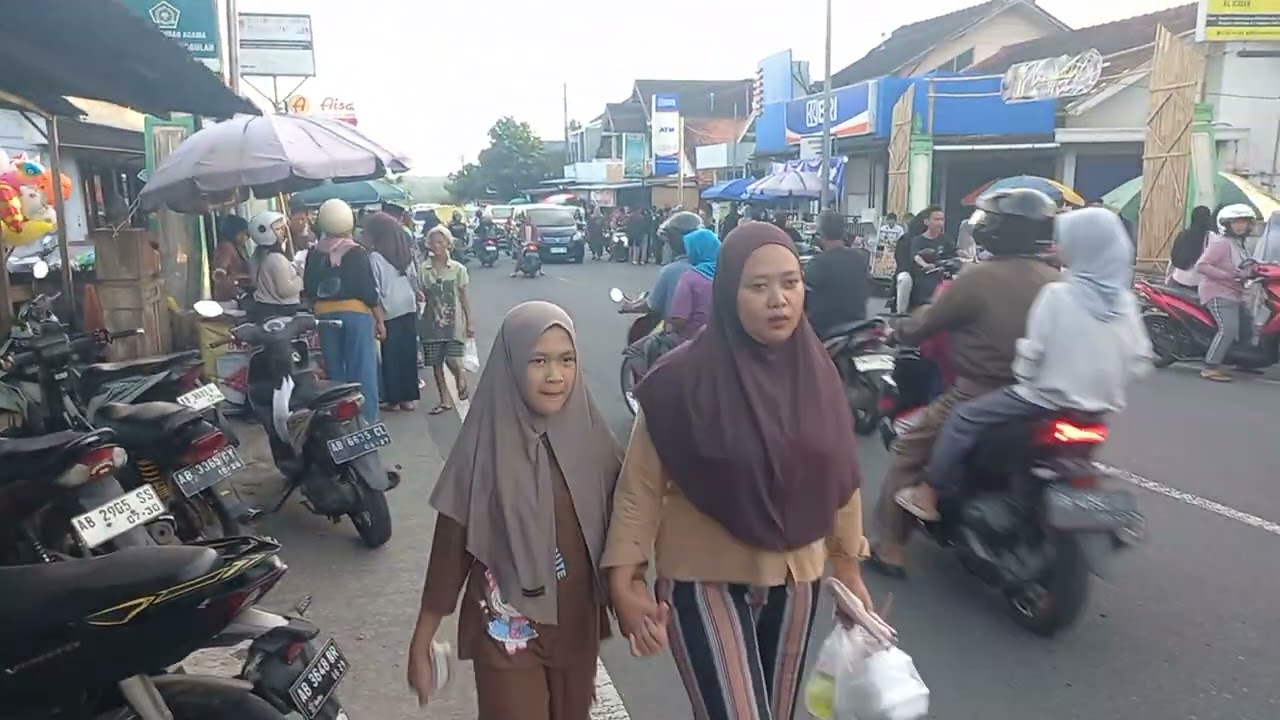 Hari terakhir bulan Ramadhan tahun 1447H jalan sentolo-Nanggulan tumpah ruah..