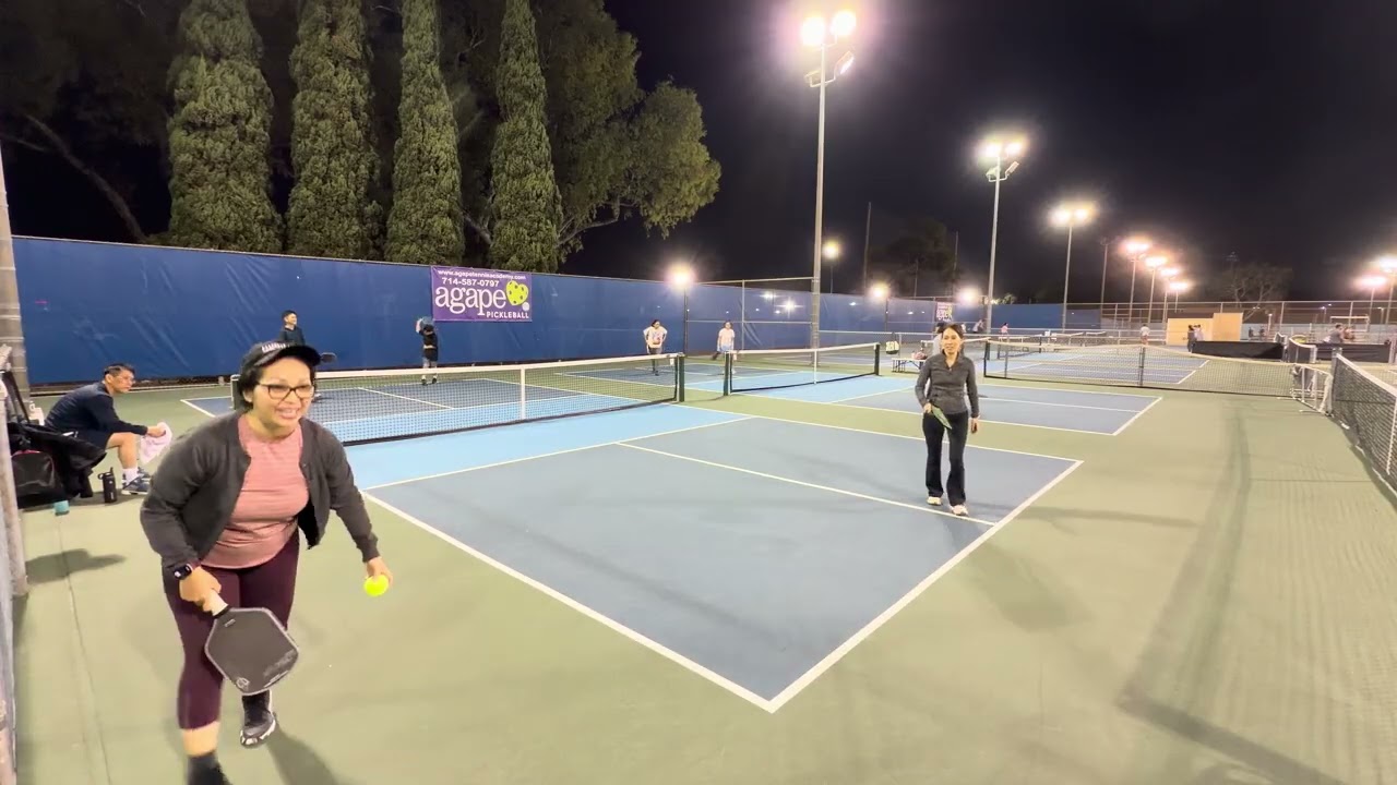Thao (LH) & Lucas (RH) VS Sheila & Linh