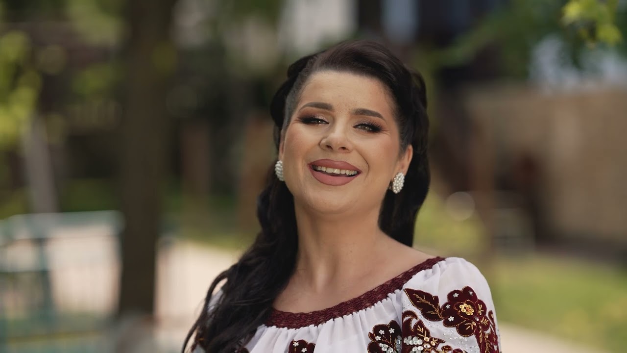 Mariana Melinte-Ciobanu și Orchestra Lăutarii - Azi în sat e sărbătoare🎻🔔